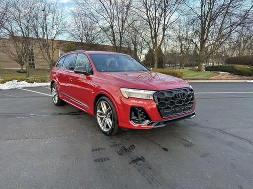 Chili Red Metallic 2026 Audi Q7 55 Prestige