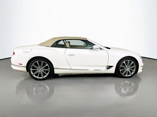 Ghost White Pearlescent by Mulliner 2020 Bentley Continental GT V8