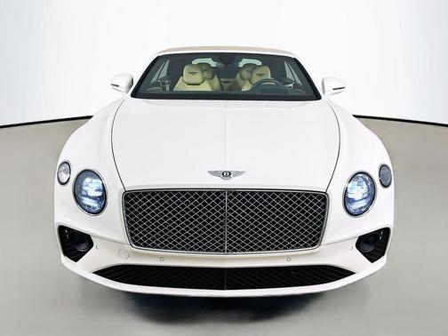 Ghost White Pearlescent by Mulliner 2020 Bentley Continental GT V8