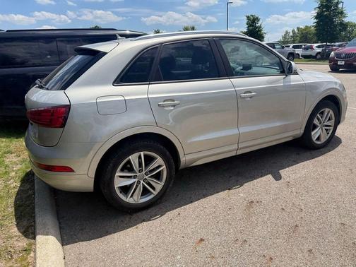 Cuvee Silver Metallic 2017 Audi Q3 2.0T Premium