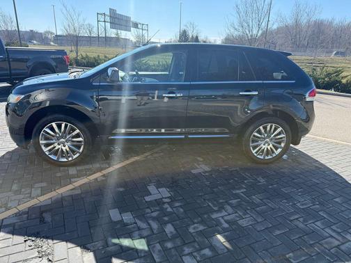 2011 Lincoln MKX Base