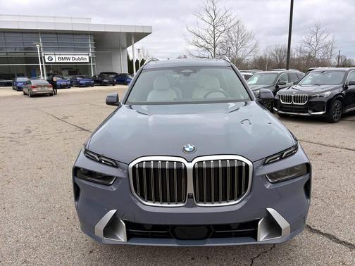 Sparkling Copper Metallic 2023 BMW X7 xDrive40i