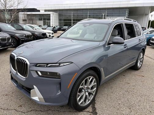 Sparkling Copper Metallic 2023 BMW X7 xDrive40i