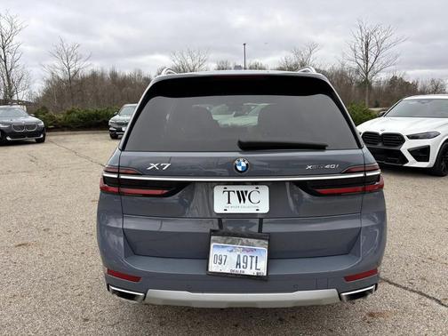 Sparkling Copper Metallic 2023 BMW X7 xDrive40i