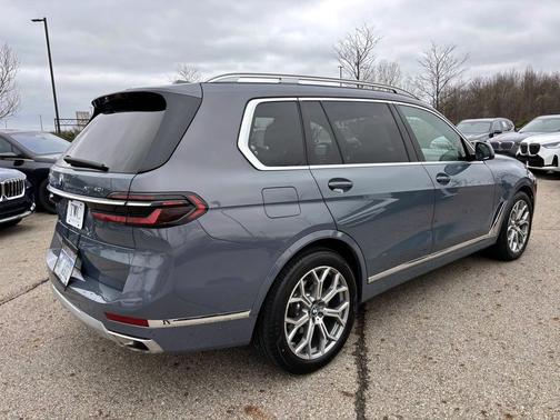 Sparkling Copper Metallic 2023 BMW X7 xDrive40i