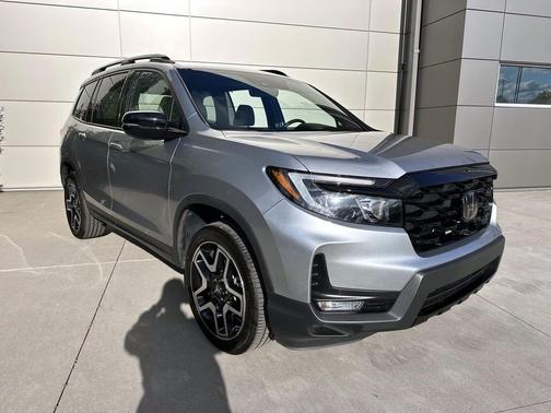 Lunar Silver Metallic 2022 Honda Passport AWD Elite