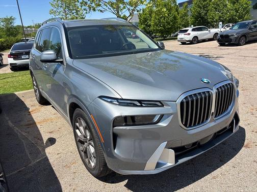 Skyscraper Grey Metallic 2024 BMW X7 xDrive40i