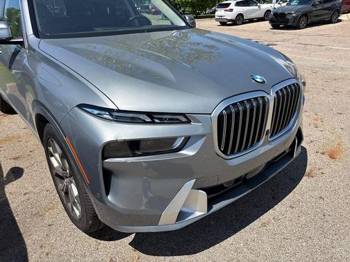 Skyscraper Grey Metallic 2024 BMW X7 xDrive40i