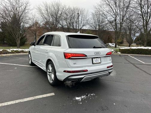 2025 Audi Q7 55 Premium Plus