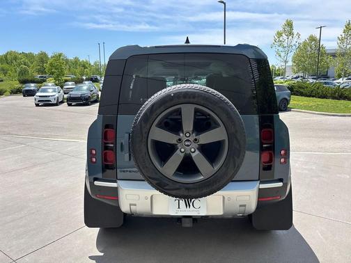 Tasman Blue Metallic 2025 Land Rover Defender 110 P300
