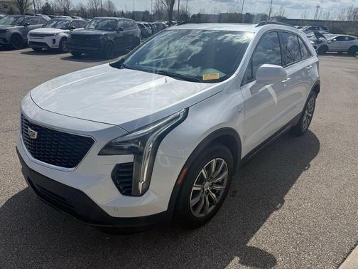 Crystal White Tricoat 2020 Cadillac XT4 Sport