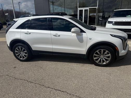 Crystal White Tricoat 2020 Cadillac XT4 Sport