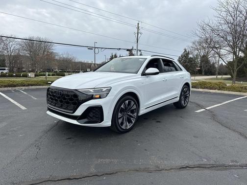Glacier White Metallic 2026 Audi Q8 55 Premium Plus