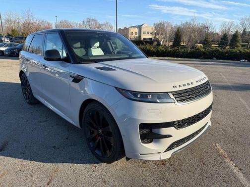 2025 Land Rover Range Rover Sport SE