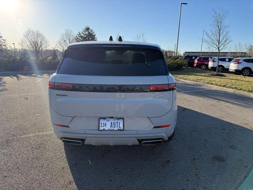2025 Land Rover Range Rover Sport SE
