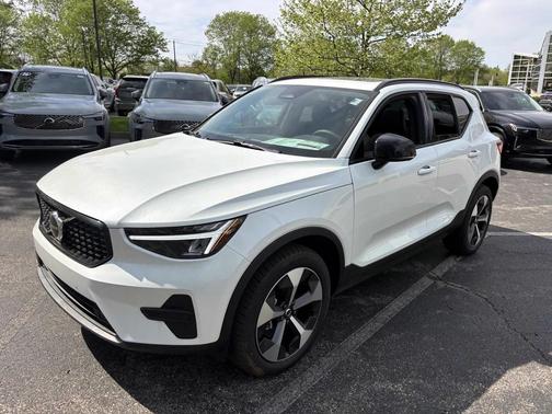 Crystal White 2026 Volvo XC40 Core, B5 AWD Gas (mild hybrid), Dark