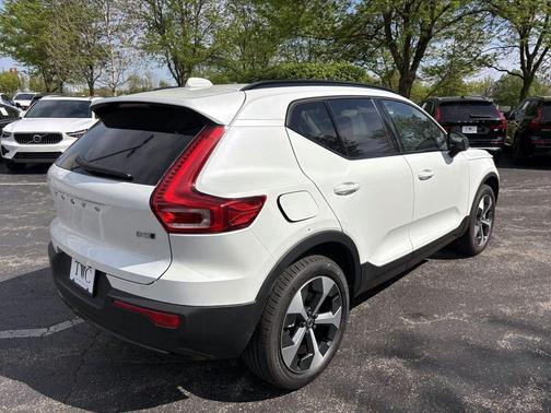 Crystal White 2026 Volvo XC40 Core, B5 AWD Gas (mild hybrid), Dark
