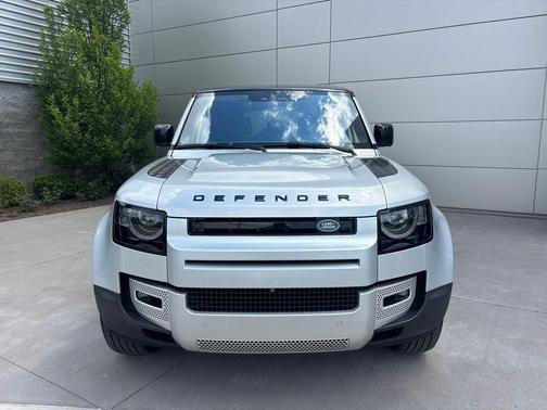 Indus Silver Metallic 2020 Land Rover Defender 110 SE