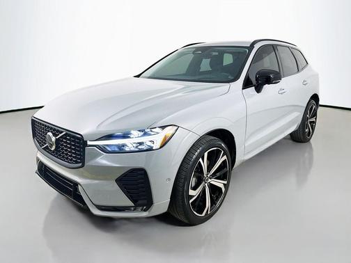 Vapour Grey Metallic 2024 Volvo XC60 B5 Ultimate Dark Theme