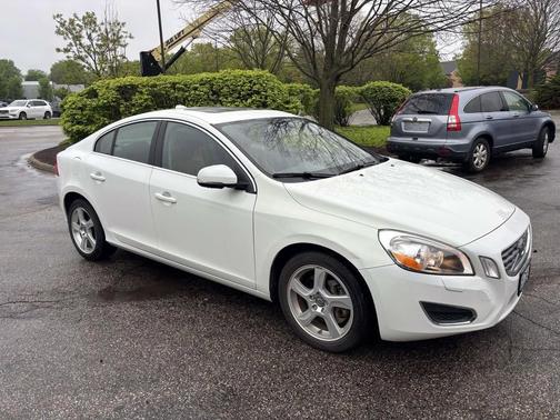 Ice White 2012 Volvo S60 T5
