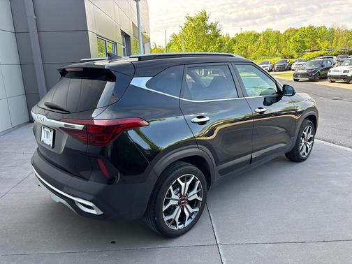 Cherry Black 2023 Kia Seltos SX Turbo