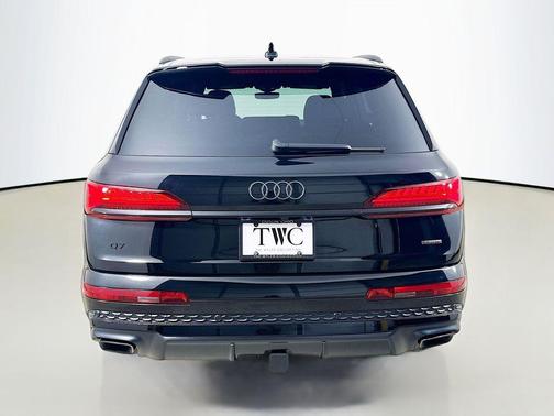 Mythos Black Metallic 2026 Audi Q7 55 Premium Plus