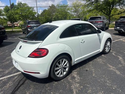 Pure White 2018 Volkswagen Beetle 2.0T S