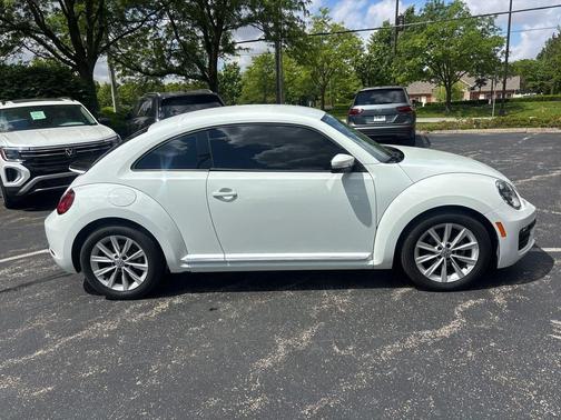 Pure White 2018 Volkswagen Beetle 2.0T S
