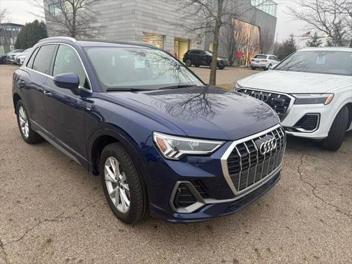 2025 Audi Q3 Premium 45 TFSI S line quattro Tiptronic