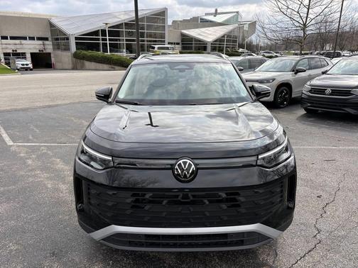 2025 Volkswagen Tiguan 2.0T SE 4MOTION