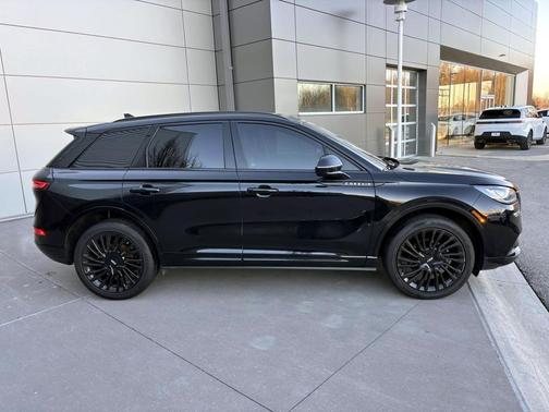 Infinite Black 2021 Lincoln Corsair Reserve