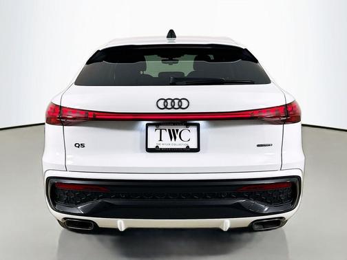 Glacier White Metallic 2026 Audi Q5 Sportback Premium Plus TFSI quattro S tronic