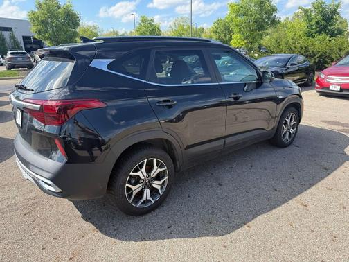 Cherry Black 2021 Kia Seltos EX