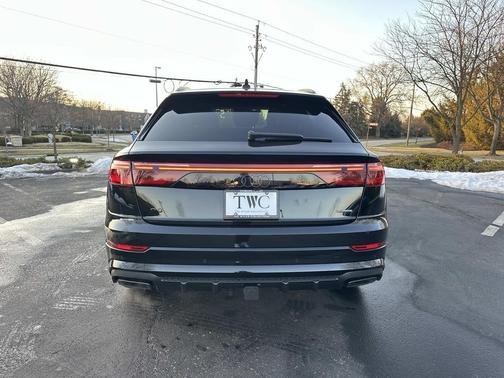 Mythos Black Metallic 2026 Audi Q8 55 Premium Plus