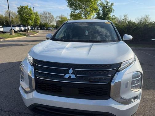 White Diamond 2023 Mitsubishi Outlander ES 2.5 S-AWC