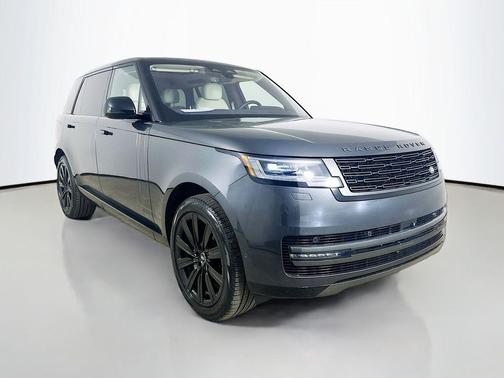 Carpathian Grey Premium Metallic 2023 Land Rover Range Rover P400 SE