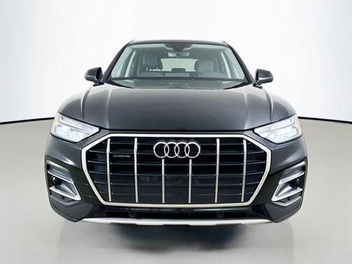 Mythos Black Metallic 2023 Audi Q5 40 Premium
