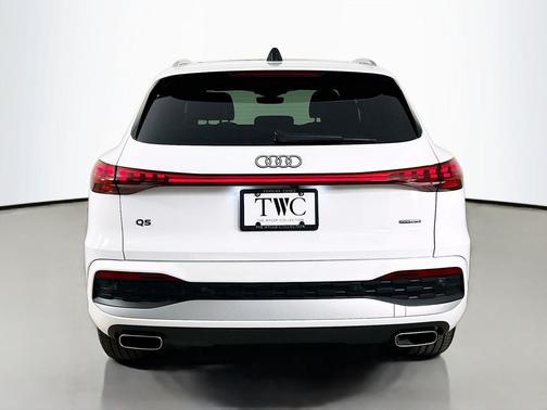 Arkona White 2025 Audi Q5 Premium TFSI quattro S tronic