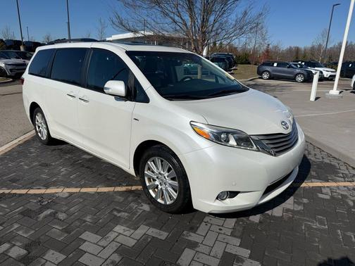 2017 Toyota Sienna Limited Premium