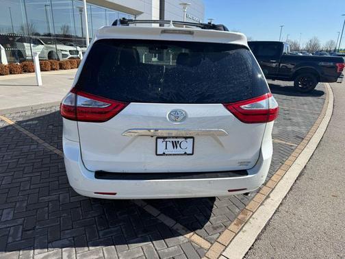 2017 Toyota Sienna Limited Premium