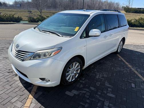 2017 Toyota Sienna Limited Premium