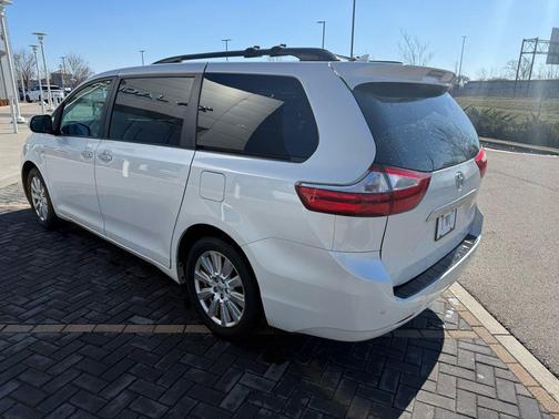 2017 Toyota Sienna Limited Premium