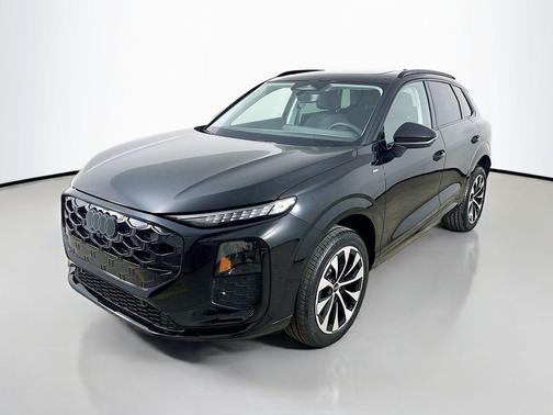 Mythos Black Metallic 2026 Audi Q3 TFSI quattro S tronic
