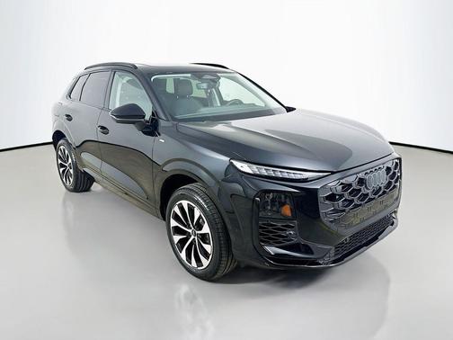 Mythos Black Metallic 2026 Audi Q3 TFSI quattro S tronic