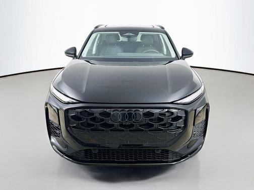 Mythos Black Metallic 2026 Audi Q3 TFSI quattro S tronic