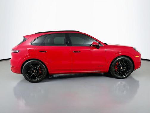 2026 Porsche Cayenne GTS