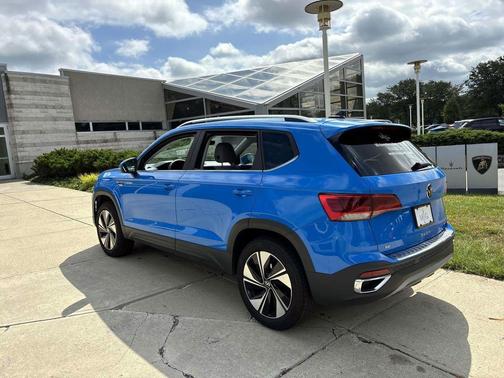 2024 Volkswagen Taos 1.5T SE