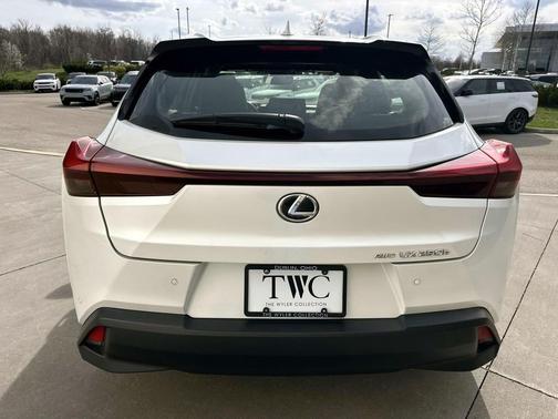 Ultra White w/Obsidian Roof 2023 Lexus UX 250h Base