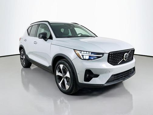 Vapour Grey Metallic 2026 Volvo XC40 Plus, B5 AWD Gas (mild hybrid), Dark