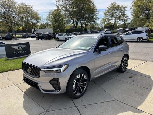 Aurora Silver 2026 Volvo XC60 B5 Plus
